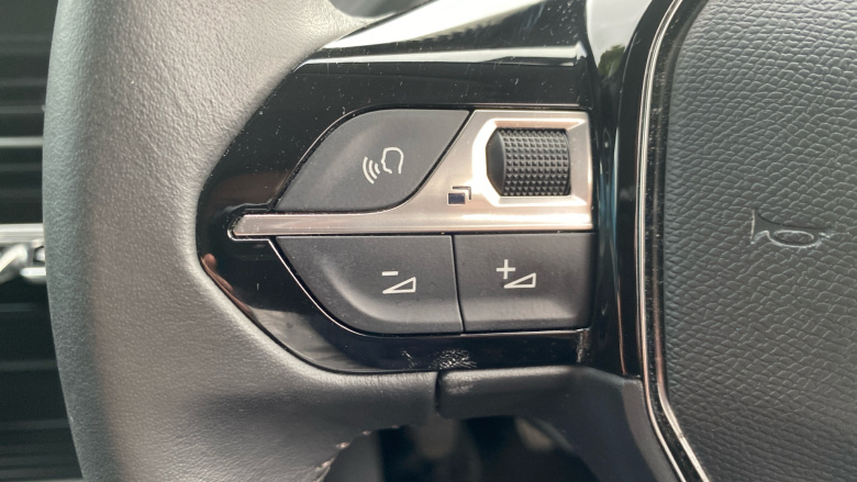 Peugeot 208 1.2 PureTech Active Premium 5dr Petrol Hatchback